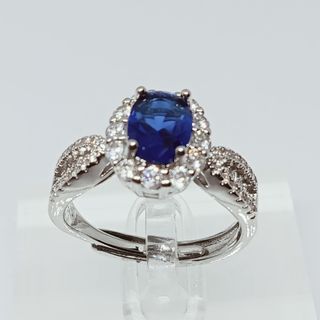 Sapphire Ring. AU750 marking. 18K plated.