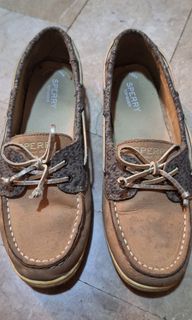 Sperry size 8