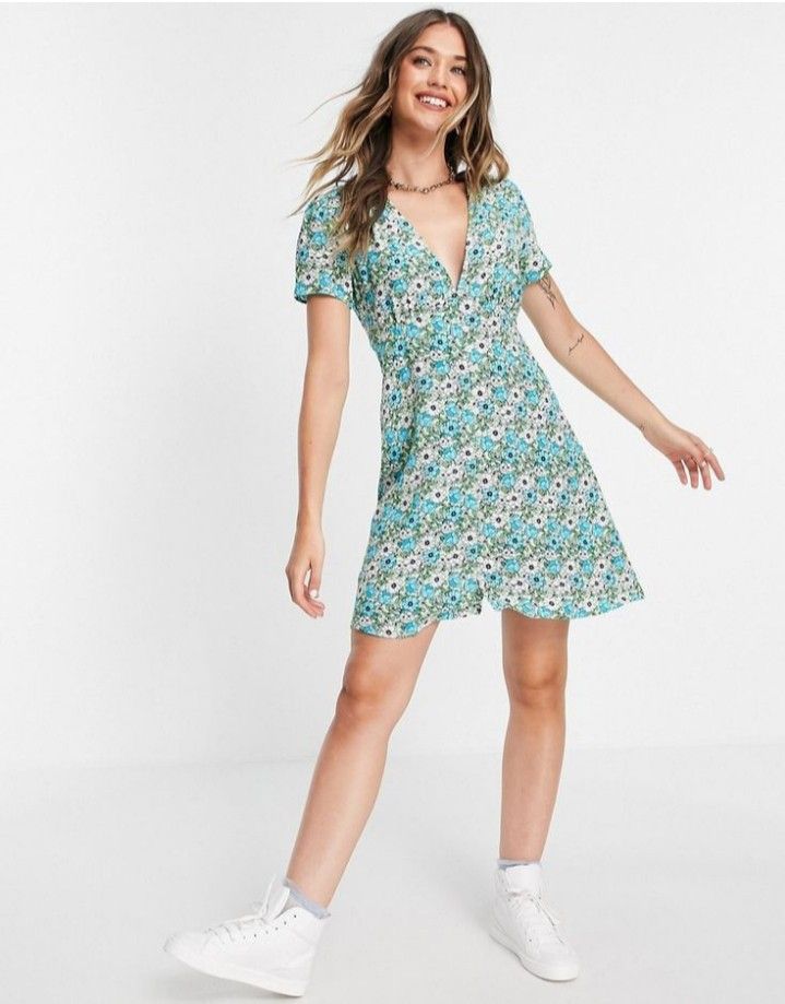 Stradivarius floral dress (Category: Dresses) located in Bacoor. Submitted by keisha19 (Listing ID 1300834508, Image 2). Description: small size ❌Don't ask measurement,Know your size ❌No return,No exchange❌ 🌸Shipping to be shouldered by buyer 🌸Type:dress Courier-J&T,Jrs,Lbc,Gogoexpress #h&mph #topshopph #zaraph #mangoph #prelovedph #brandedph #lookingforph #dressph #bershkaph #riverlandph #f21ph #forever21sph #ootdph #onlineshopph #brandymelvil