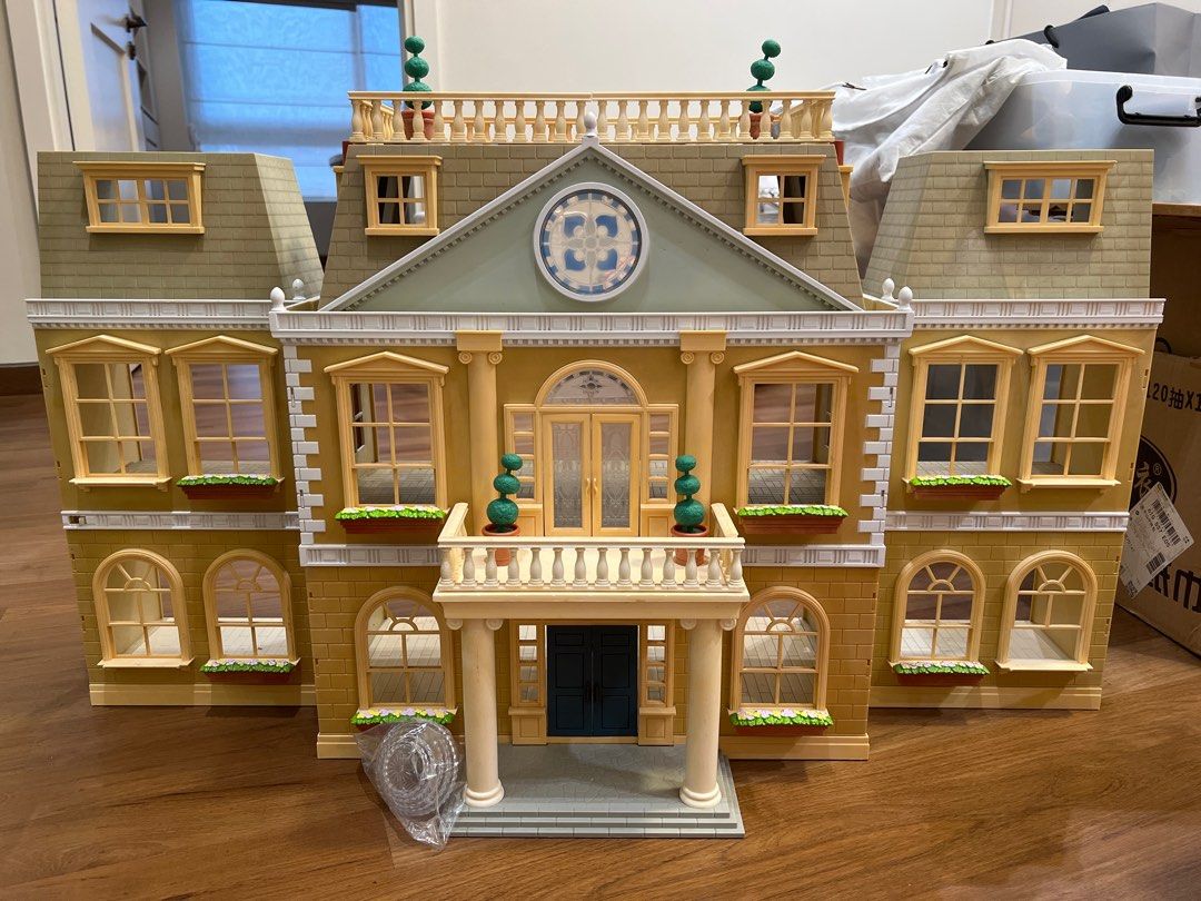 Sylvanian family grand hotel, Hobbies Toys, Toys Games on