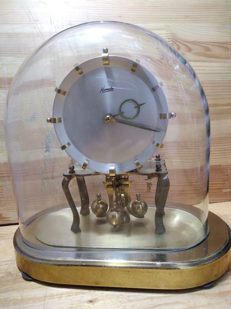 Table clock (Category: Clocks) located in Singapore. Submitted by yclhappy3 (Listing ID 1300884562, Image 2). Description: SUPER GOOD CONDITIONS GERMAN ANTIQUE CLOCK,BRAND "KUNDO".