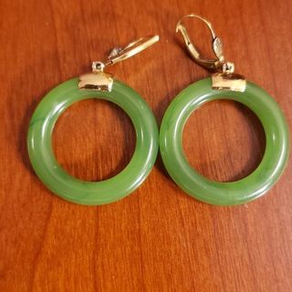 Tested 10k Vintage jade loop earrings