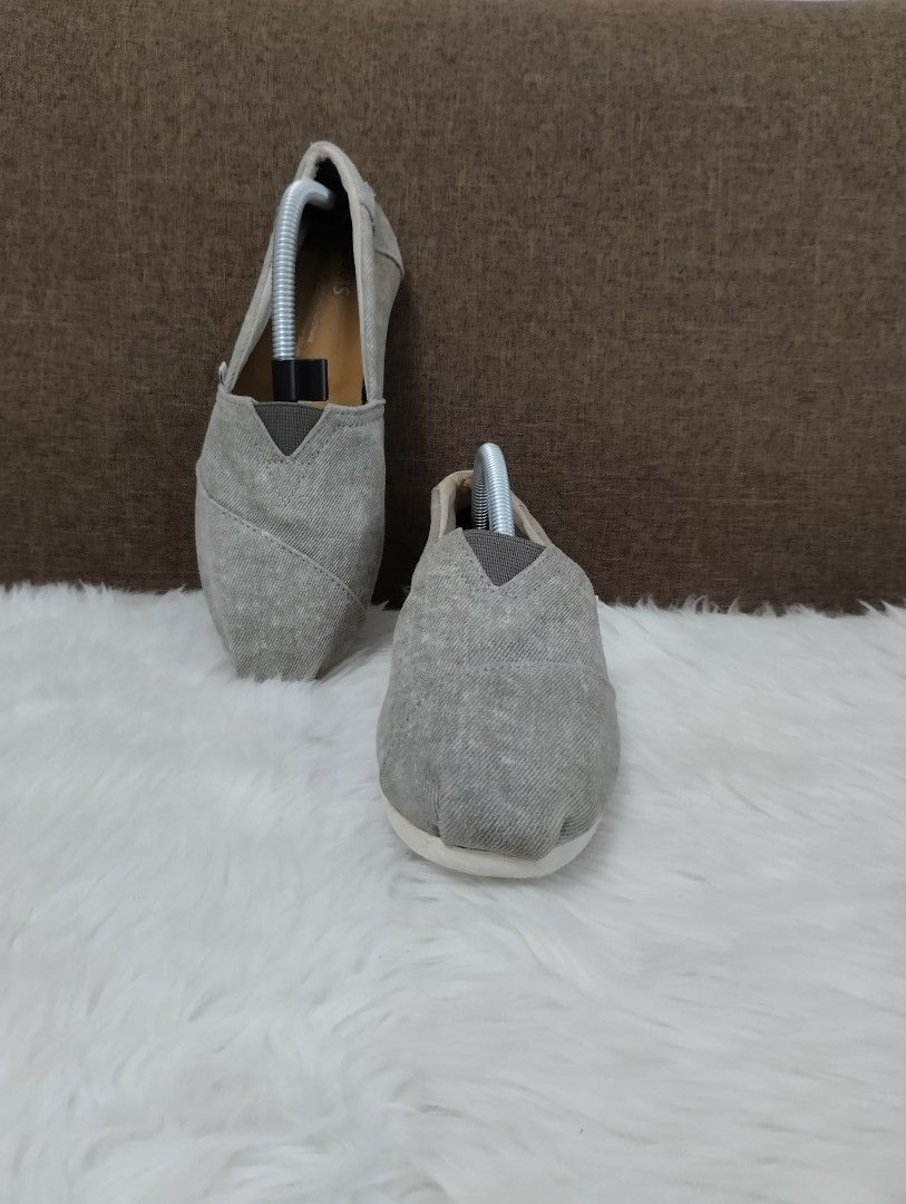TOMS SIZE 6.5 Women s Fashion Footwear Sneakers on Carousell