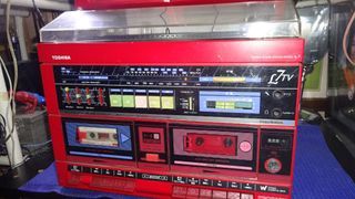 Toshiba Stereo Sound System Model SL-7 phono turntable FM/AM Tuner Cassette player 100V