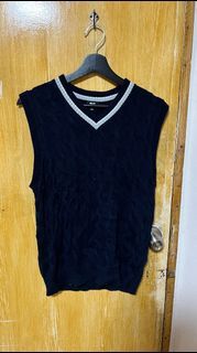 Uniqlo Knitted vest dark blue