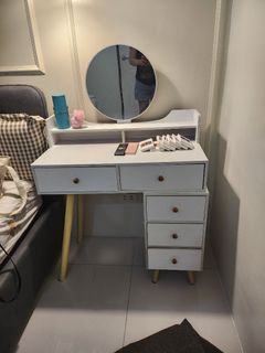 Vanity + nightstand set