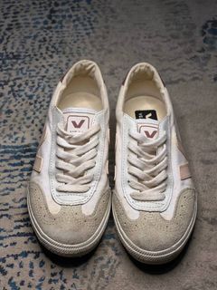 Pre-loved Veja shoe for kid