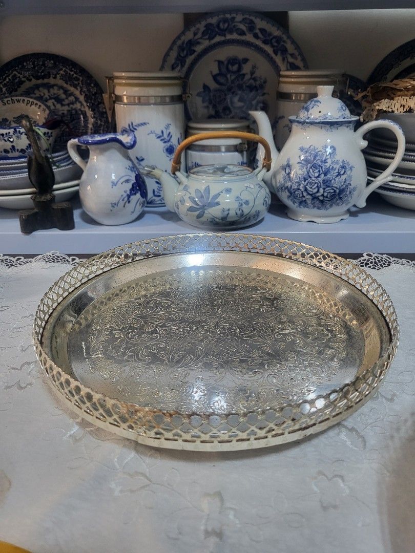 Vintage silver Plated round tray (Category: Dinnerware & Cutlery) located in Bulacan. Submitted by YourCollection (Listing ID 1300787253, Image 2). Description: Vintage silver Plated tray 3pcs available ₱800 each Measurements H 1.5" D 9".