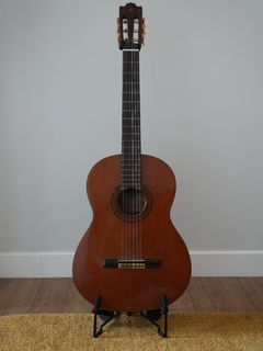 Yamaha G-250 Classical Guitar