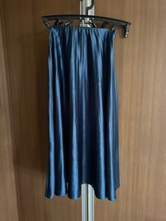 Zara dark blue midi pleated skirt