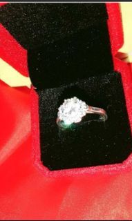 2ct Round cut VVs1 D Diamond cluster ring 💍 14kwhite gold