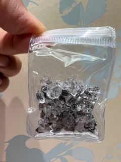 （分類：）位於 。 由 pyxiscrystal 提交（商品編號 1296693182，圖片 1）。簡介： 。