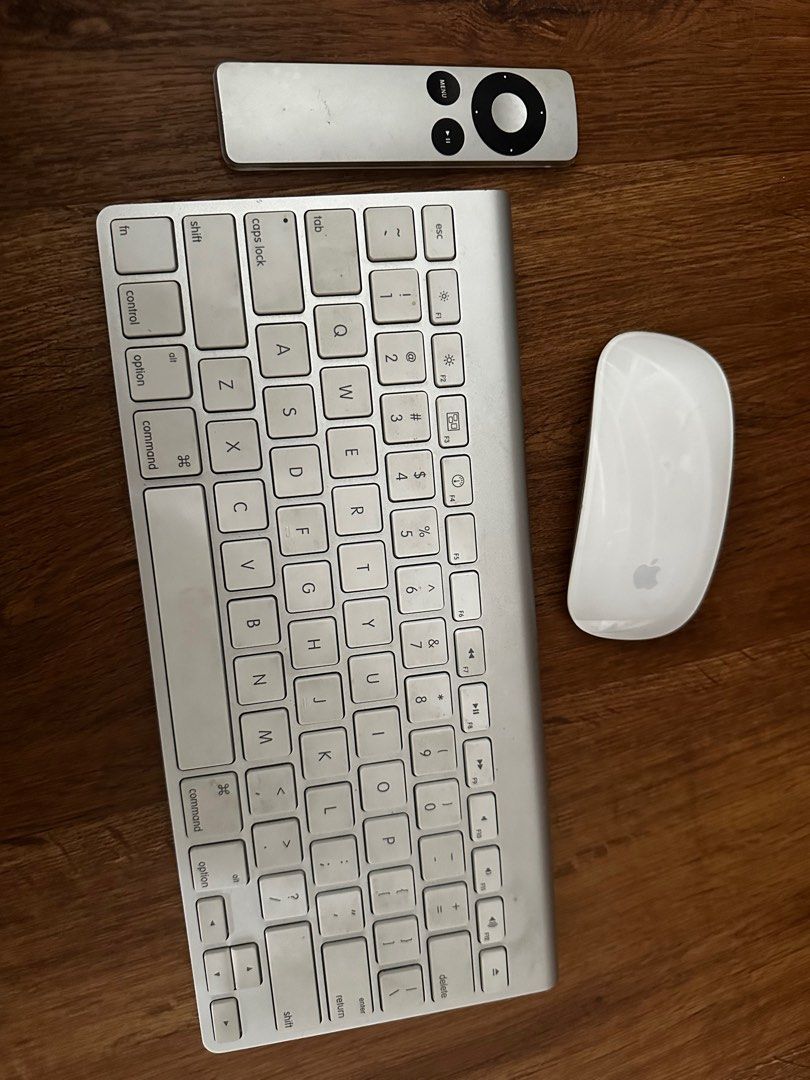 Apple accessories mouse keyboard remote (Category: Computer Keyboard) located in Pasig City. Submitted by restorefashion (Listing ID 1296608613, Image 1). Description: Price is for all.