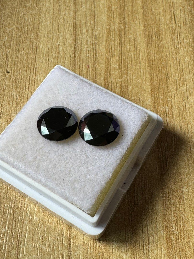 Black Moissanite diamond (Category: Luxury Accessories) located in General Santos City (Dadiangas). Submitted by prelovedpickers (Listing ID 1296574845, Image 2). Description: Selling Black Moissanite stone 1 carat each stone nice for earring super Brilliant. dipa napagawa regalo ng sister ko from Dubai .