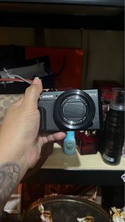 CANON G7x MARK ii GOOD AS NEW LADY OWNED