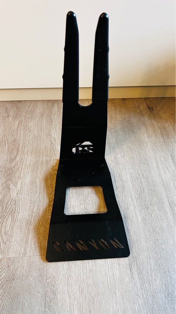 Canyon bike stand