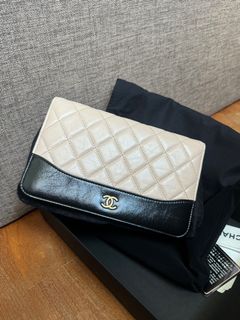 (Category: ) located in . Submitted by saleswardrobe (Listing ID 1296736259, Image 1). Description: .