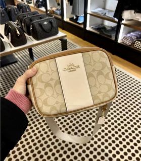 (Category: ) located in . Submitted by starry.bag (Listing ID 1296672733, Image 1). Description: .