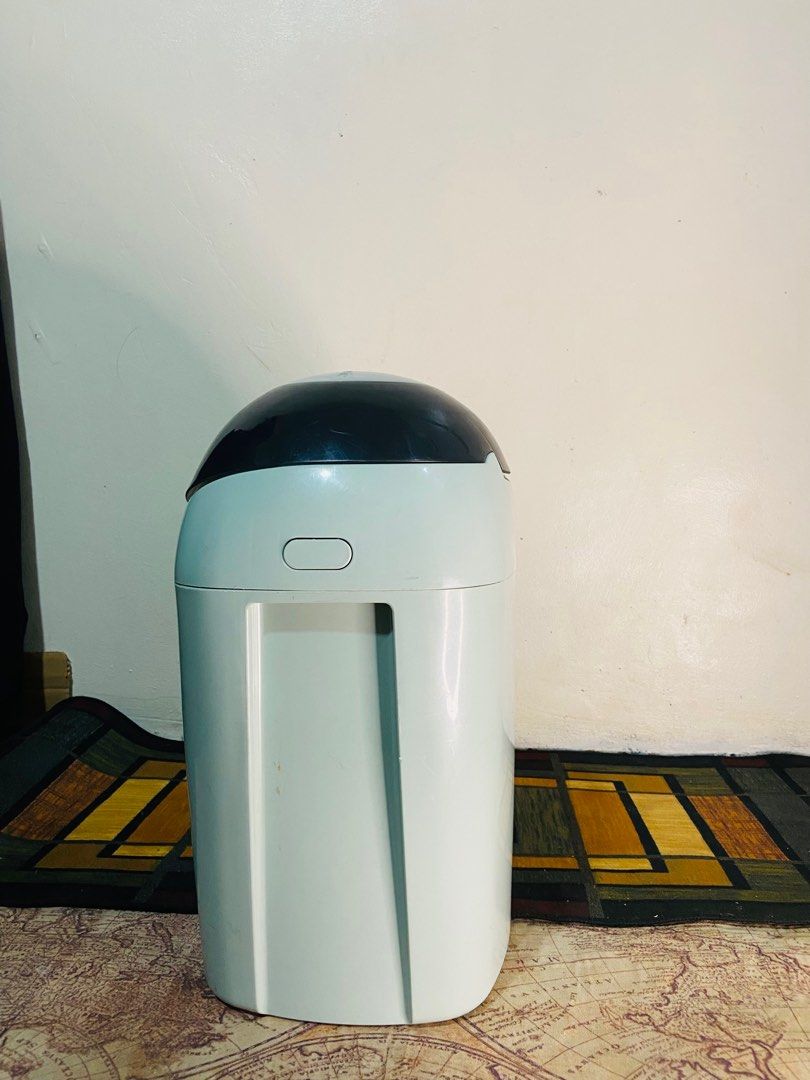 COMBI ODORLESS DIAPER BIN (Category: Diaper Bags & Wetbags) located in Quezon City. Submitted by dkjapansurplus (Listing ID 1296705516, Image 3). Description: Japan surplus.