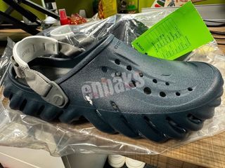 🇸🇬CROCS Echo Clogs in Nightfall in M9/W11 (SAMPLE PAIR ONLY)