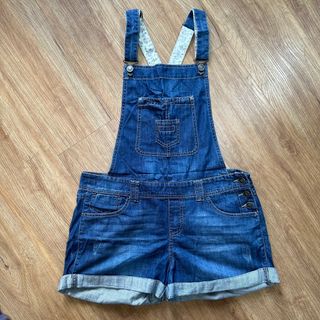 (Category: ) located in . Submitted by lucylaann (Listing ID 1296611051, Image 1). Description: .