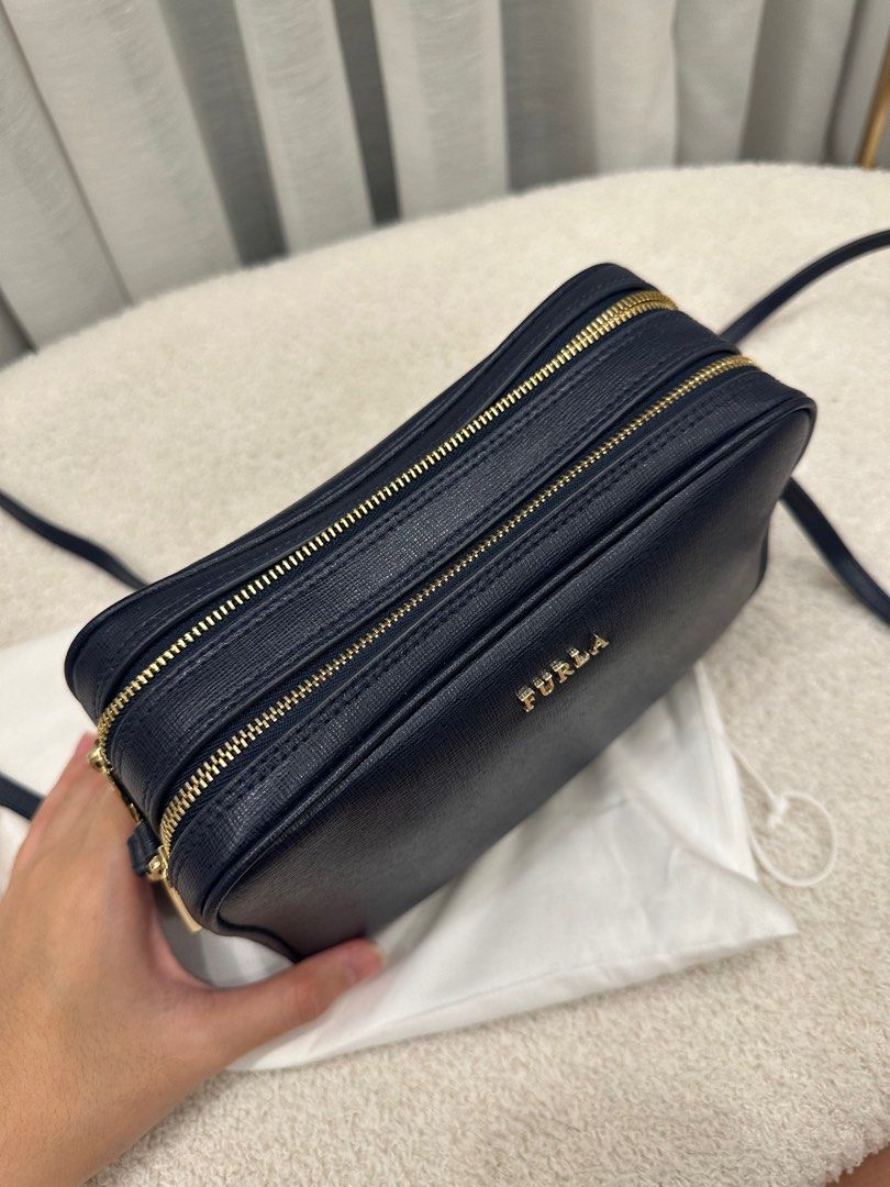 Furla Lilli Crossbody Bag (Category: Luxury Bags & Wallets) located in Caloocan City. Submitted by midoo8 (Listing ID 1296606997, Image 2). Description: .