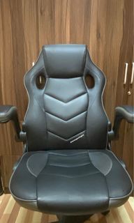 Gaming/Ergonomic/Office Chair with 360 Rotation and Adjustable Height and Arm Rest