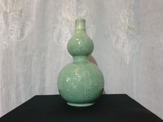 Gourd-shaped Celadon Vase