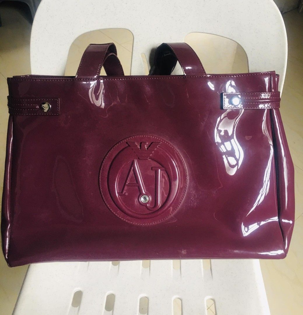 Armani jeans Handbag (Category: Luxury Bags & Wallets) located in Calamba. Submitted by mj_sotto22 (Listing ID 1296690167, Image 2). Description: original armani jeans almost new.