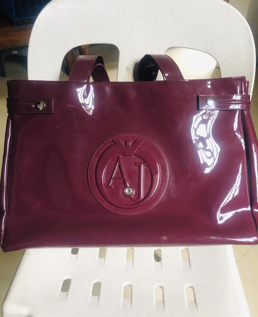 Armani jeans Handbag (Category: Luxury Bags & Wallets) located in Calamba. Submitted by mj_sotto22 (Listing ID 1296690167, Image 1). Description: original armani jeans almost new.