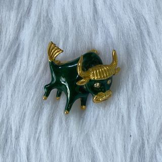Japan Vintage Green Gold Bull Brooch