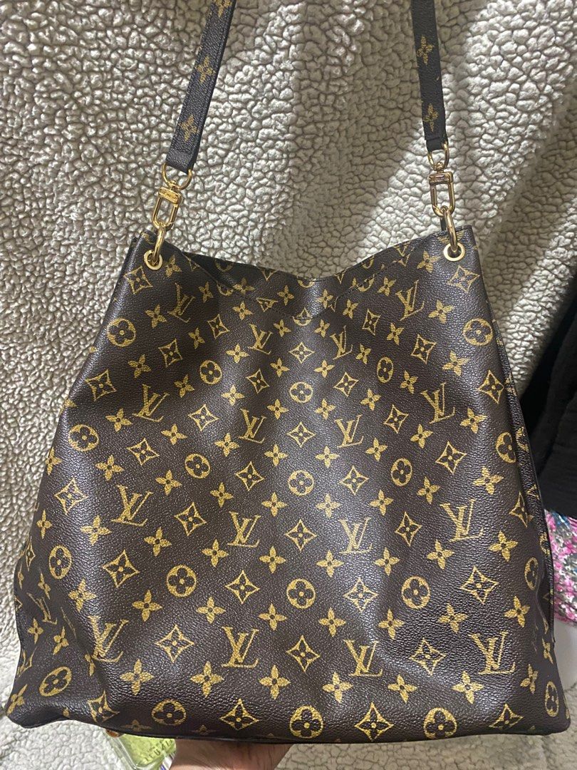 Lv Metis Hobo bag (Category: Luxury Bags & Wallets) located in Pasig City. Submitted by ladyljoa (Listing ID 1296700112, Image 3). Description: LV metis hobo bag monogram leather Flap outside pocket 3 inside pockets (1 zipped pocket) Normal signs of wear Code inside pocket Gold-Tone Hardware Single Adjustable Shoulder StrapLeather Rank AB Used - Traces of usage, scratches / dirt can be seen but generally in good condition Before purchasing, pleas
