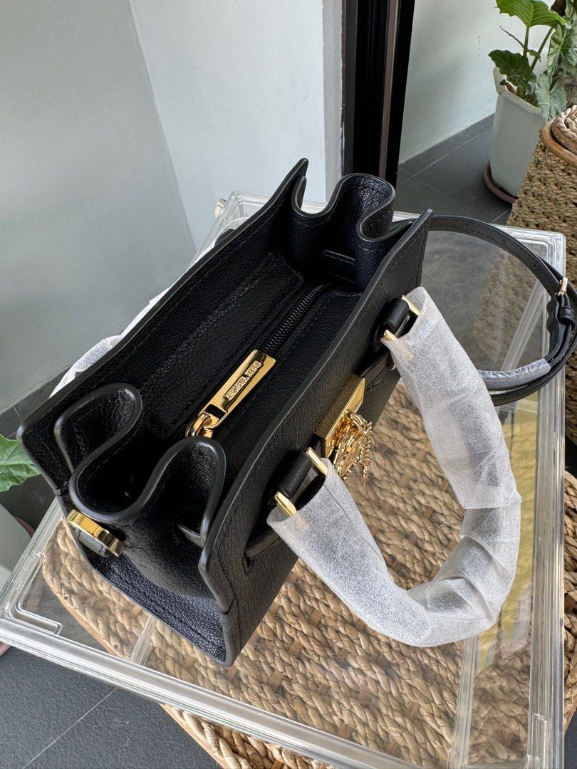 Michael Kors Hamilton XS (Category: Luxury Bags & Wallets) located in Calamba. Submitted by zarahzion (Listing ID 1296614086, Image 3). Description: MK Hamilton XS Can fit PROMAX guaranteed original & brandnew from USA 🇺🇸 onhand pinas ready to ship comes with tag & cardcare.