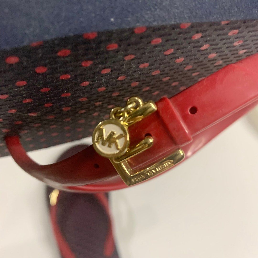 Michael Kors Slippers (Category: Slippers and slides) located in Quezon City. Submitted by dawnsessentials (Listing ID 1296719259, Image 2). Description: Size 7.