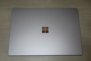 Microsoft surface Laptop 3 2.2k i5-1035G7 Touchscreen laptop slim type
