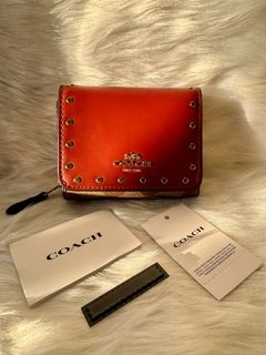 (Category: ) located in . Submitted by alter_closet (Listing ID 1296656746, Image 1). Description: .