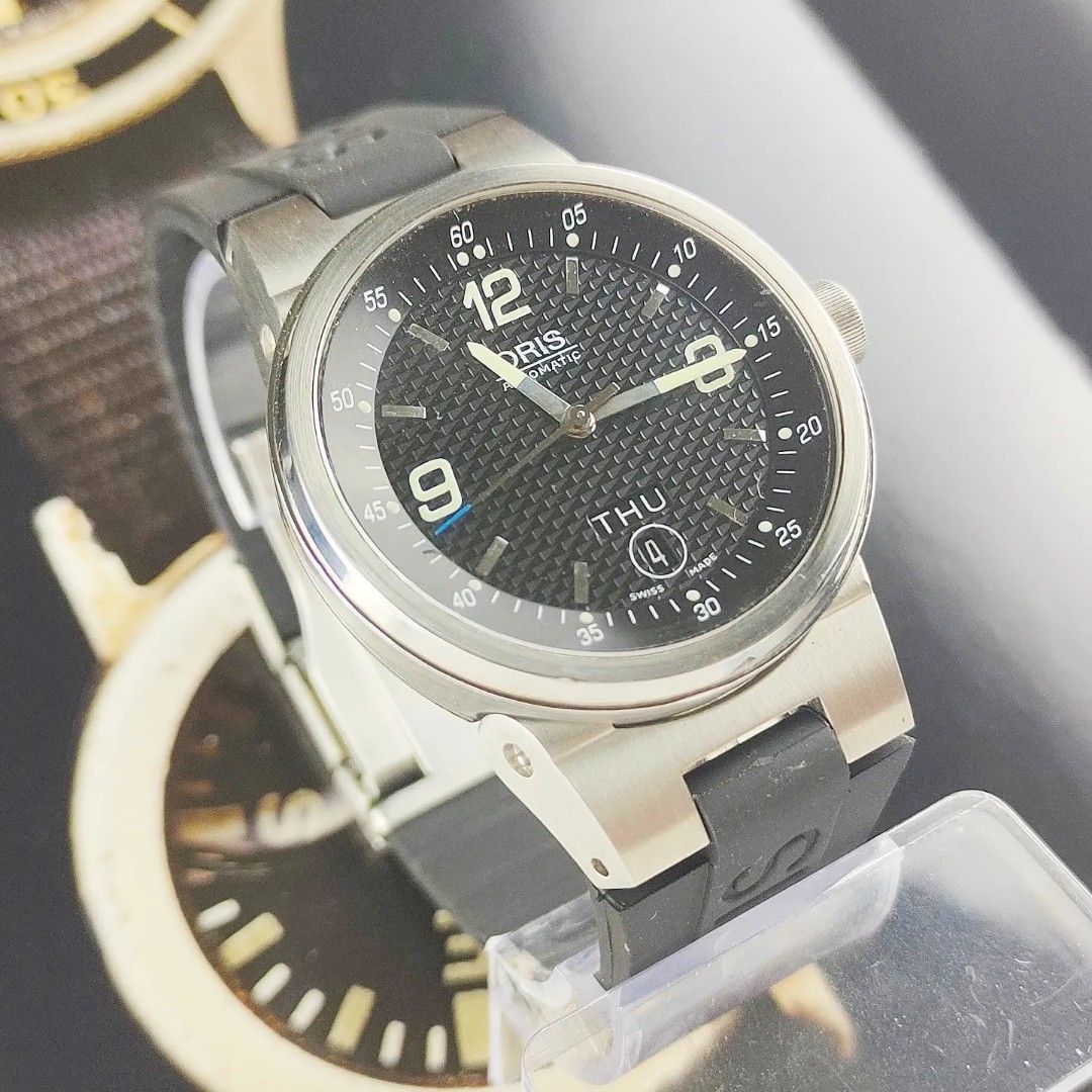 Oris Williams F1 Team (Category: Men's Watches) located in Manila. Submitted by ab.authentic.collection (Listing ID 1296710429, Image 2). Description: Available for Sale Oris Williams F1 Team - Ref. 7560 - Automatic; Keeps good time - 40.5mm in diameter - Approx. 8 inches wrist - New aftermarket strap fitted (signed) - Used original strap included - With free travel leather pouch included Open for Meetups (Sure buyer) Price: 34,000.