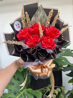 satin red roses bouquet