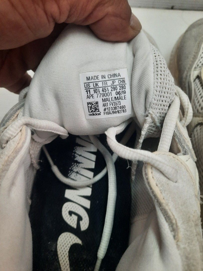 Sepatu ADIDAS YEEZY 500 size