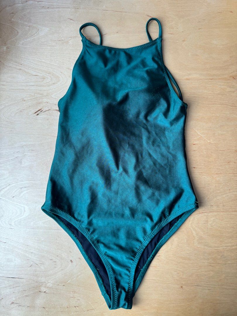 Soak Swimsuit (Category: Bikinis & Swimsuits) located in Mandaluyong City. Submitted by ellasellstuff (Listing ID 1296587246, Image 2). Description: Soak Swimwear in Emerald Green Size Small MOP: Gcash/BPI/UB MOD: Grab/Lalamove for Metro Manila, JRS Express for Provincial. SF c/o buyer..