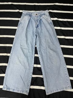 (Category: ) located in . Submitted by mellow_preloved (Listing ID 1296723283, Image 1). Description: .