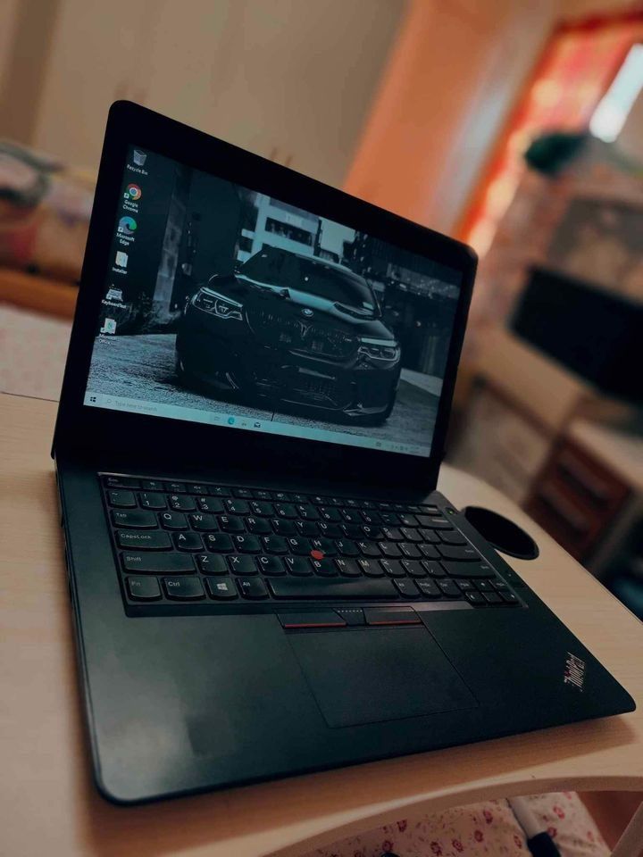 Thinkpad 7thGen Core i5 8gb ram ddr4 and 256gb ssd drive 14inch LED ...