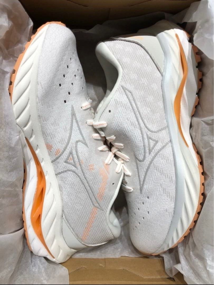 Mizuno Women Wave Inspire 19 White Carousell