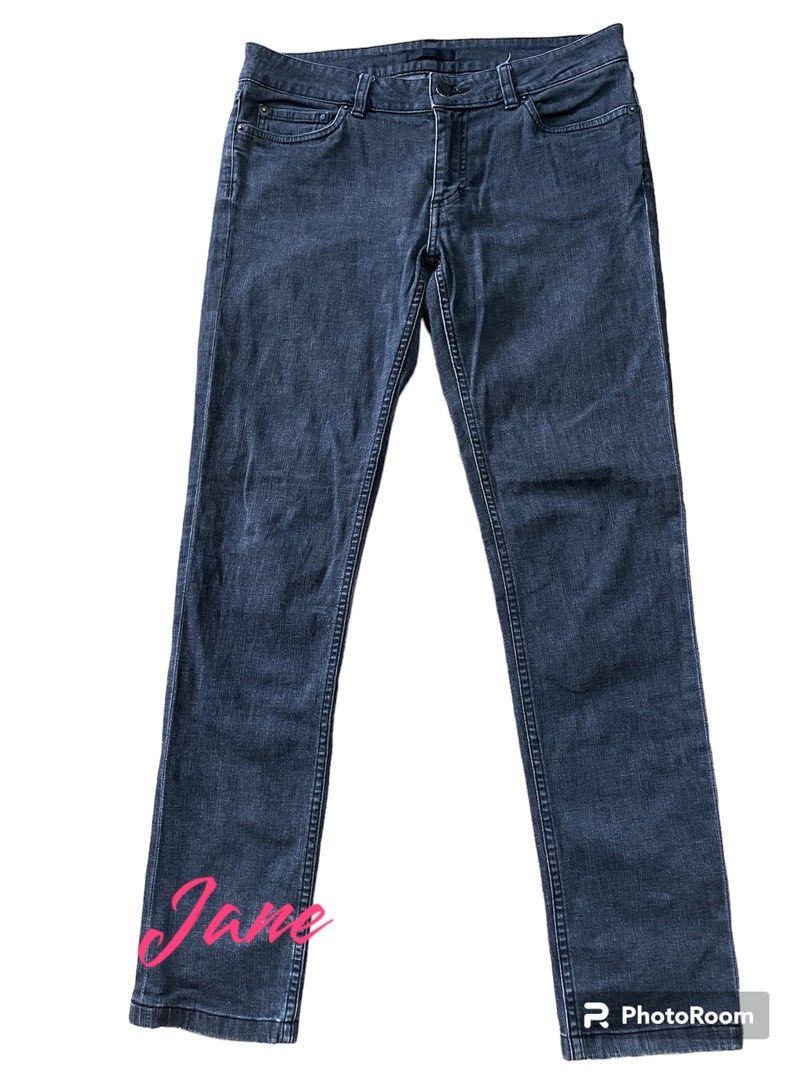 Authentic💯Prada Skinny Denim jeans (Category: Luxury Apparel) located in Tagum. Submitted by maryjanepradalux (Listing ID 1296795800, Image 1). Description: No issue No inclusion Good as new Pm for more details.