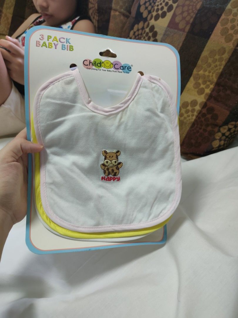 Baby bib 3 sets (Category: Breastfeeding & Bottle Feeding) located in Taguig. Submitted by harhlee (Listing ID 1296751346, Image 1). Description: 3 for 100.