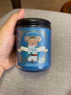Bath & Body works scented candle perfume