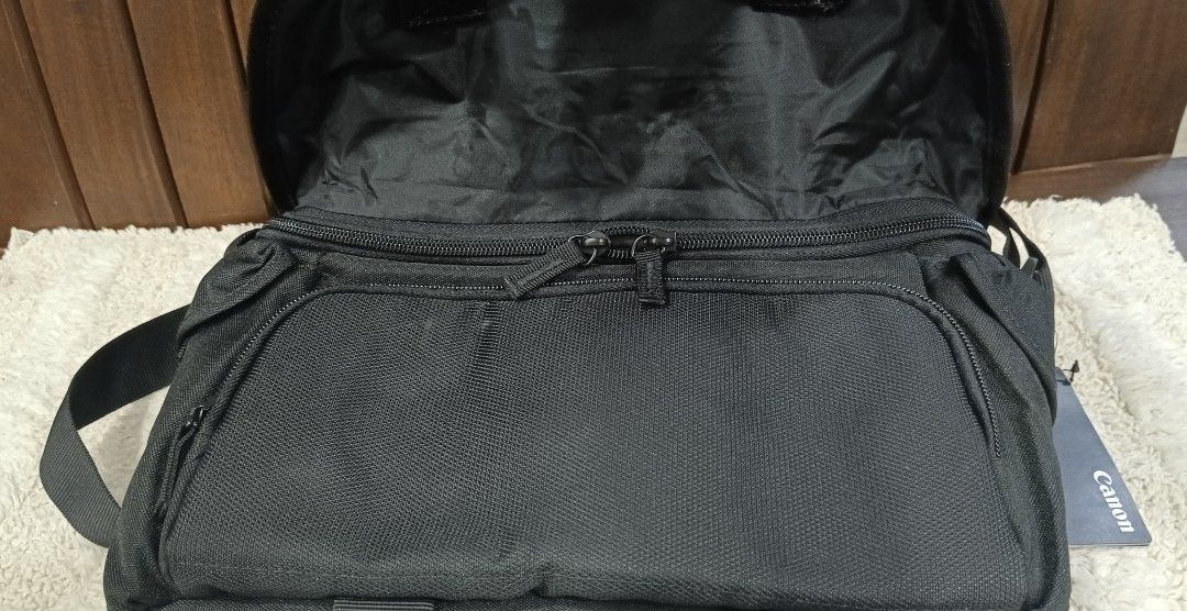 Canon Camera bag (Category: Camera Bags & Carriers) located in Cabuyao City. Submitted by jhings.olshoppe (Listing ID 1296832636, Image 2). Description: .