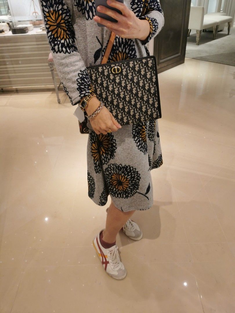 Dior 30 Montaigne Outfit Christian Dior 30 Montaigne Dea Pouch