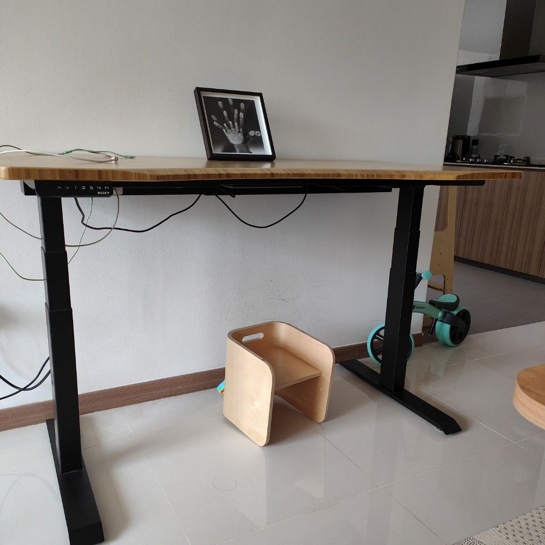 Desky Dual Ergo Edge Sit Stand Desk
