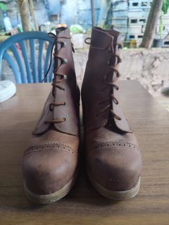 Dorking brown boots
